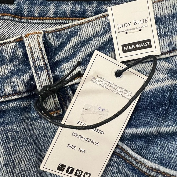 Judy Blue Medium Acid Wash High Rise Boyfriend Jeans plus size 16W - Picture 8 of 12